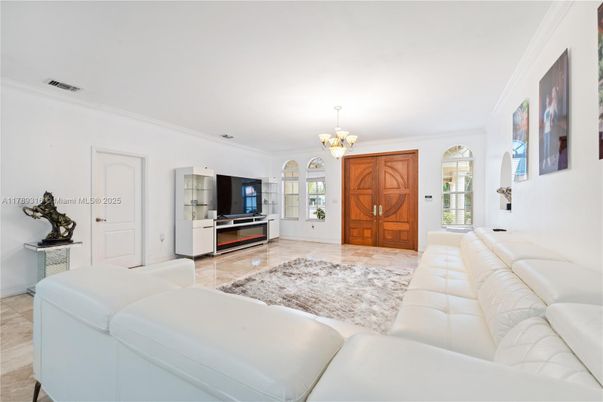 Chandelier, Interior, Living room