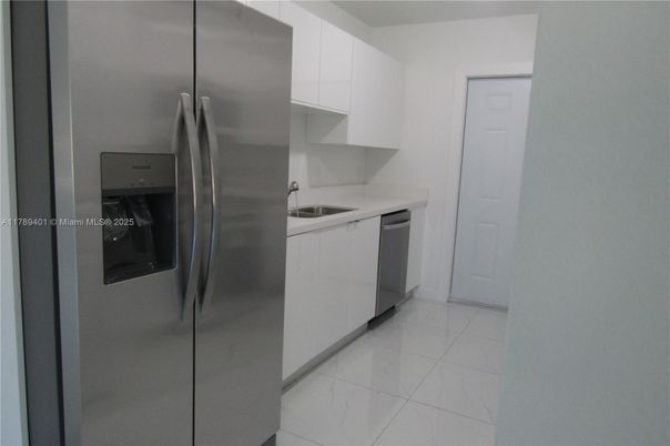 Interior, Kitchen, Marble, Stainless Steel Appliances