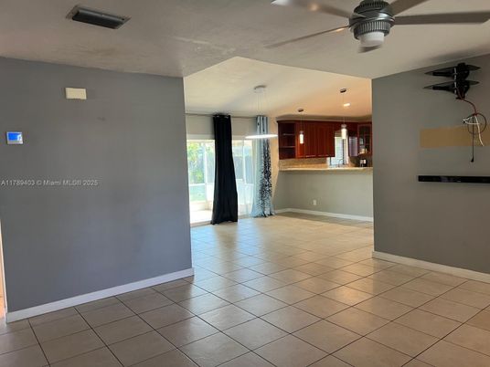 Empty room, Interior, Pendant Lights, Recessed Lighting