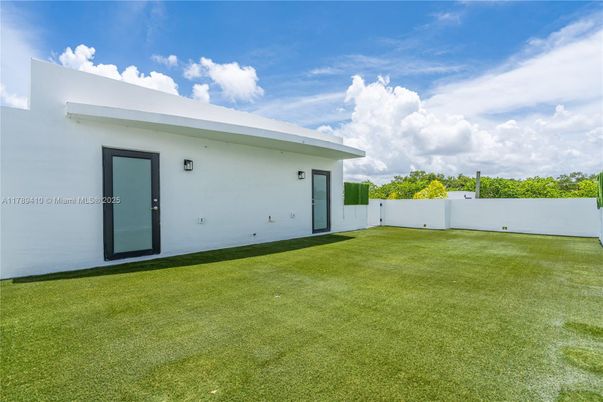 Backyard, Exterior