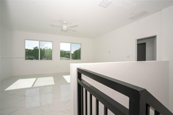 Empty room, Interior, Marble, Recessed Lighting
