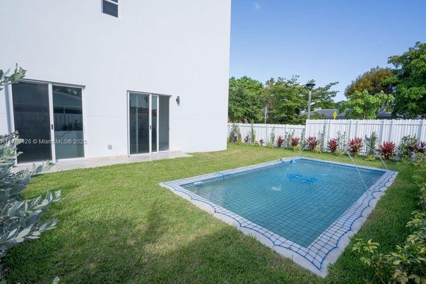 Backyard, Exterior, Pool