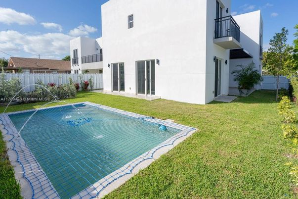 Backyard, Exterior, Pool