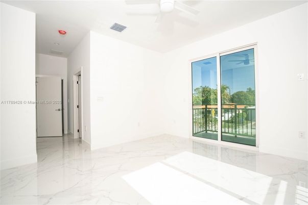Empty room, Interior, Marble, Recessed Lighting