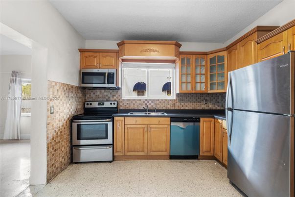 Interior, Kitchen, Stainless Steel Appliances