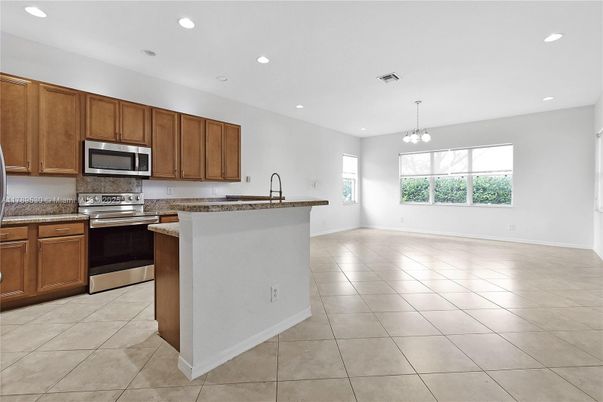 Chandelier, Interior, Kitchen, Recessed Lighting, Stainless Steel Appliances