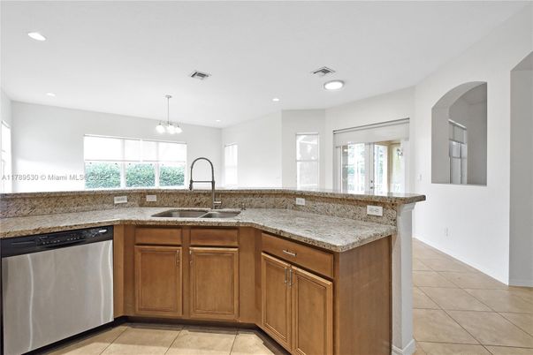 Chandelier, Interior, Kitchen, Recessed Lighting, Stainless Steel Appliances