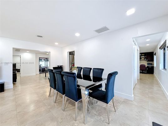 Dining room, Interior, Recessed Lighting
