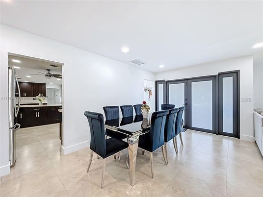 Dining room, Interior, Kitchen, Recessed Lighting