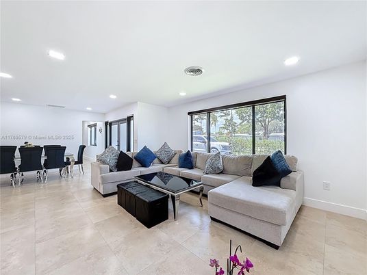 Dining room, Interior, Living room, Recessed Lighting