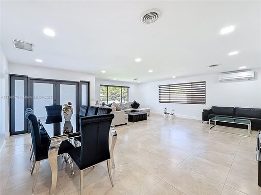 Dining room, Interior, Living room, Recessed Lighting