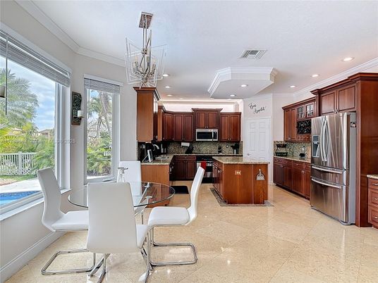 Dining room, Interior, Kitchen, Pendant Lights, Recessed Lighting, Stainless Steel Appliances
