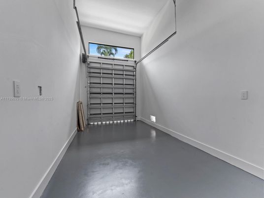 Garage, Interior