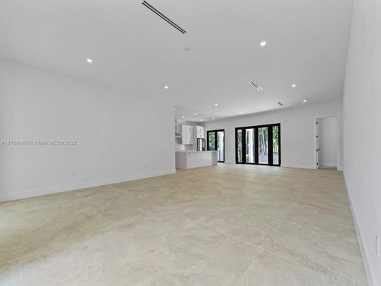 Empty room, Interior, Recessed Lighting