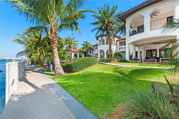 Backyard, Exterior, Water