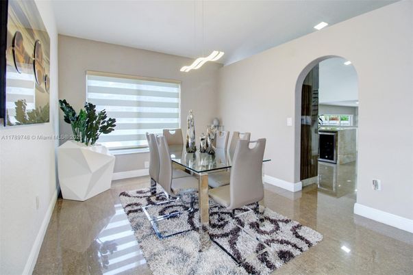 Dining room, Interior, Pendant Lights, Recessed Lighting