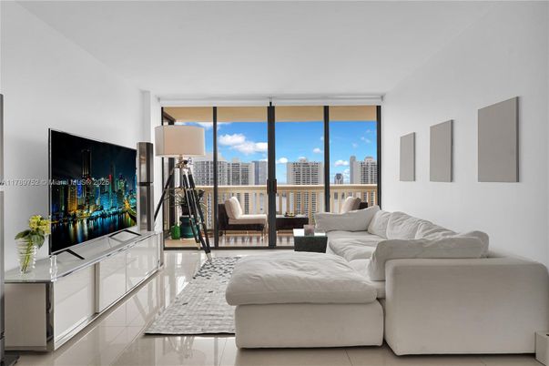 Interior, Living room, Water