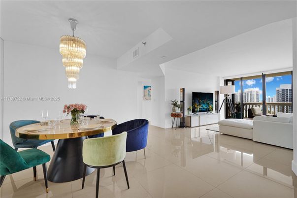 Chandelier, Dining room, Interior, Living room