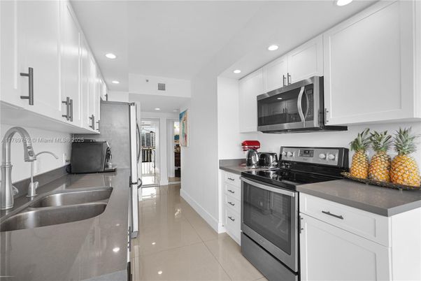 Interior, Kitchen, Recessed Lighting