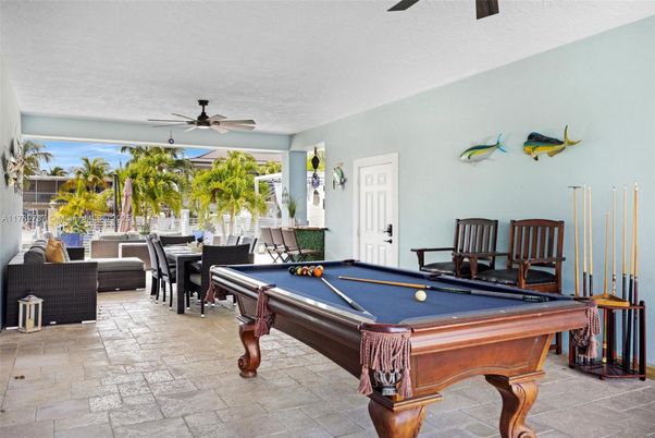 Billiard Table, Game Room, Interior