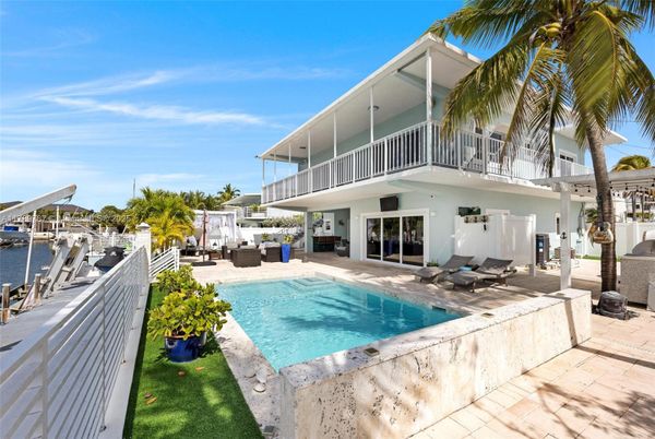 Exterior, Pool, Water