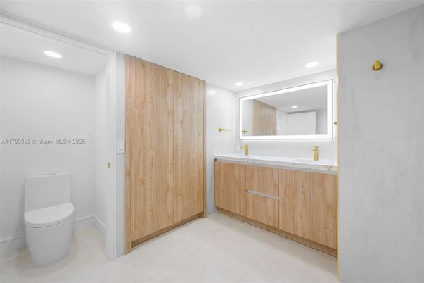 Bathroom, Interior, Recessed Lighting, Wooden Walls