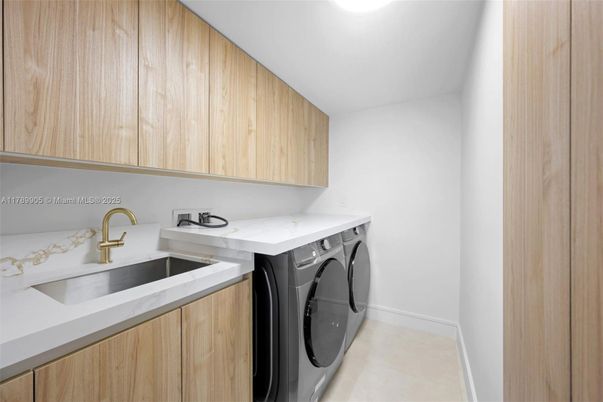 Interior, Washer
