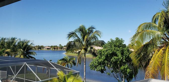 Exterior, Lake
