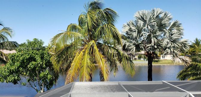 Exterior, Lake