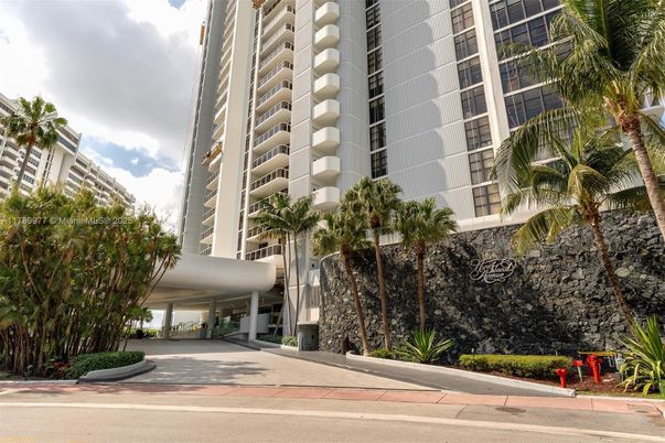 Exterior, Facade, Condo Building