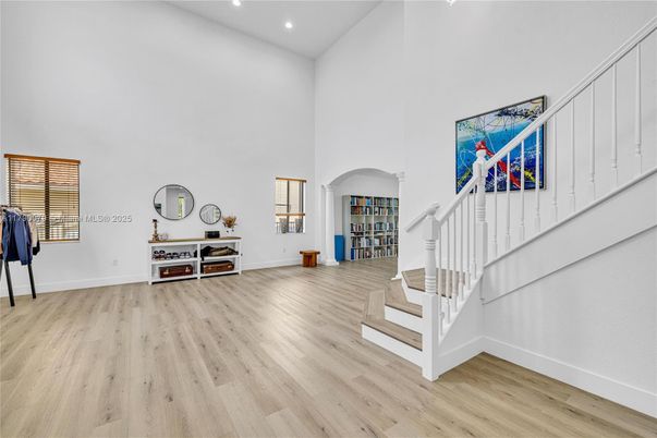 Interior, Recessed Lighting, Wood Texture Flooring