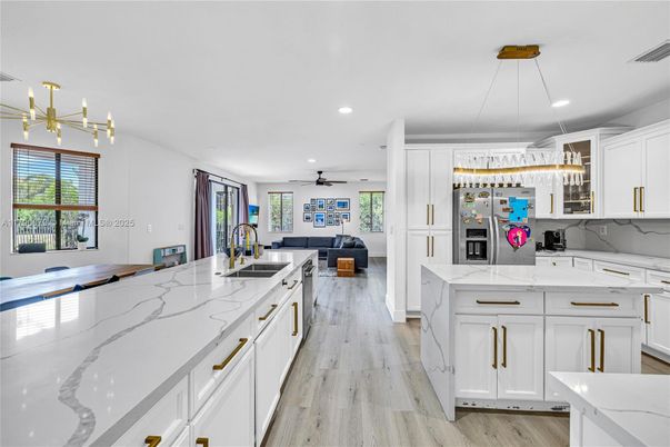 Interior, Kitchen, Living room, Pendant Lights, Recessed Lighting, Wood Texture Flooring