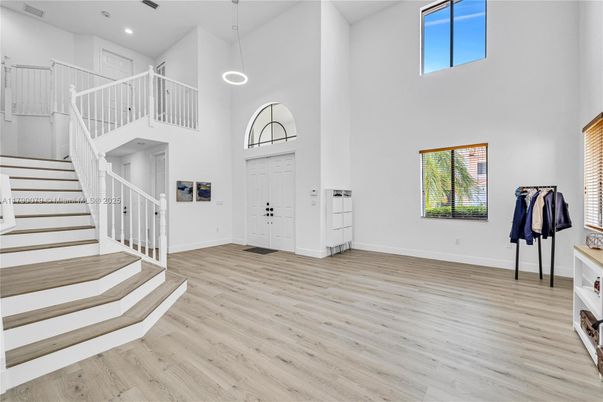 Interior, Pendant Lights, Recessed Lighting, Wood Texture Flooring