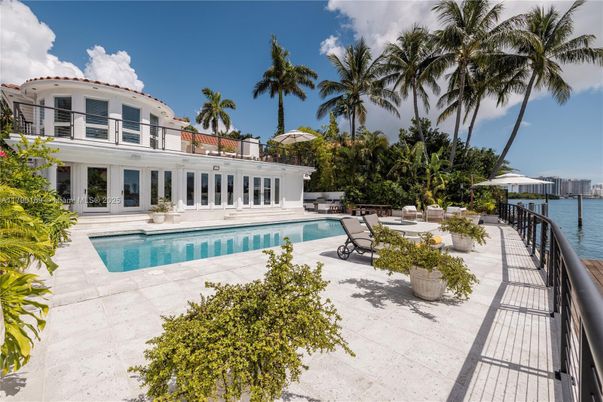 Exterior, Pool, Water