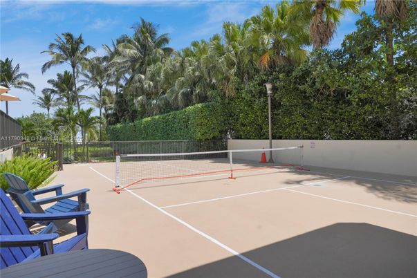 Exterior, Tennis Courts