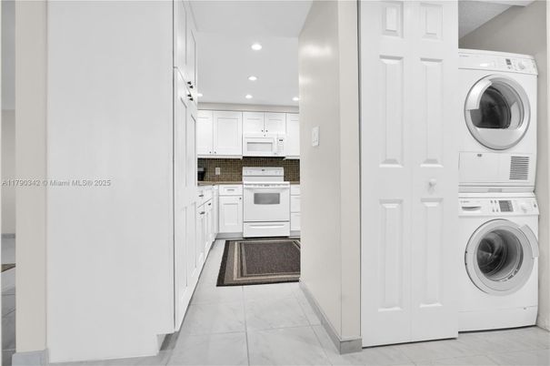 Interior, Kitchen, Marble, Recessed Lighting, Utility Closets, Washer