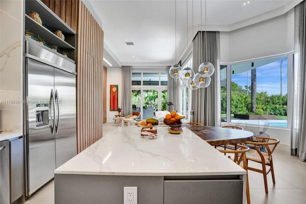 Dining room, Interior, Kitchen, Pendant Lights, Recessed Lighting, Stainless Steel Appliances