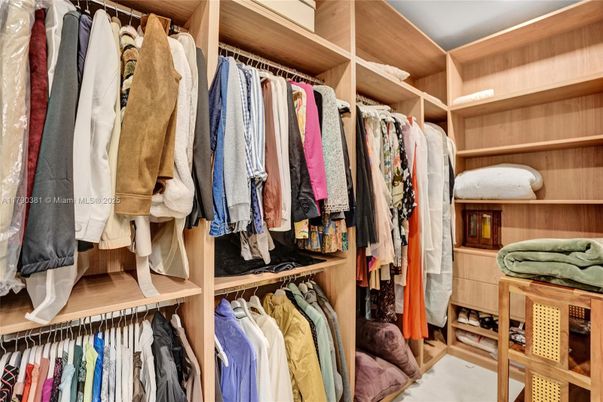 Interior, Walk-in Closets