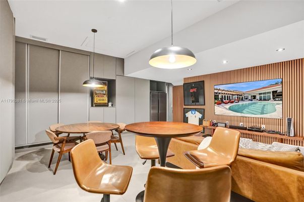 Dining room, Interior, Pendant Lights, Recessed Lighting