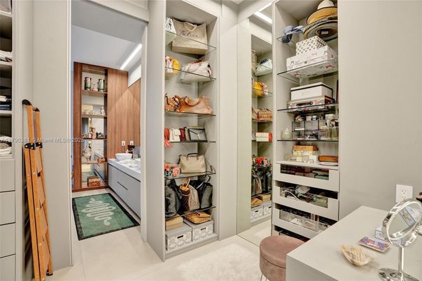 Interior, Walk-in Closets
