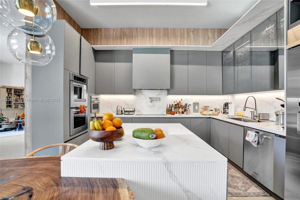 Interior, Kitchen, Stainless Steel Appliances