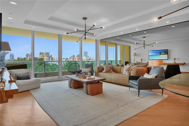 Interior, Living room, Pendant Lights, Recessed Lighting, Wood Texture Flooring