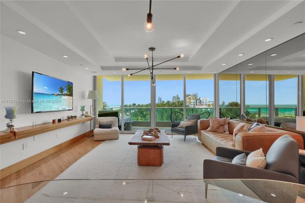 Interior, Living room, Pendant Lights, Recessed Lighting, Water, Wood Texture Flooring