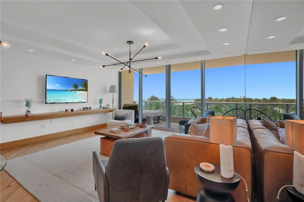 Interior, Living room, Pendant Lights, Recessed Lighting, Wood Texture Flooring