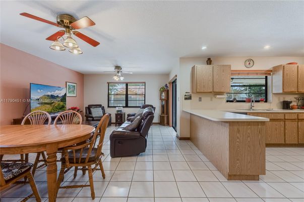 Dining room, Interior, Kitchen, Recessed Lighting