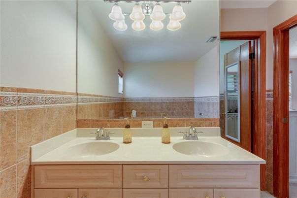 Bathroom, Dual Sink Vanities, Interior