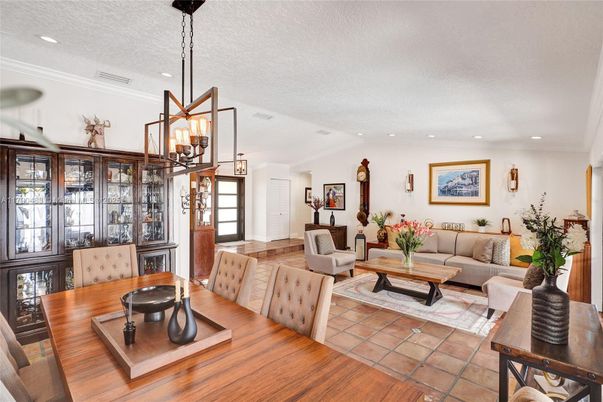 Dining room, Interior, Living room, Pendant Lights, Recessed Lighting