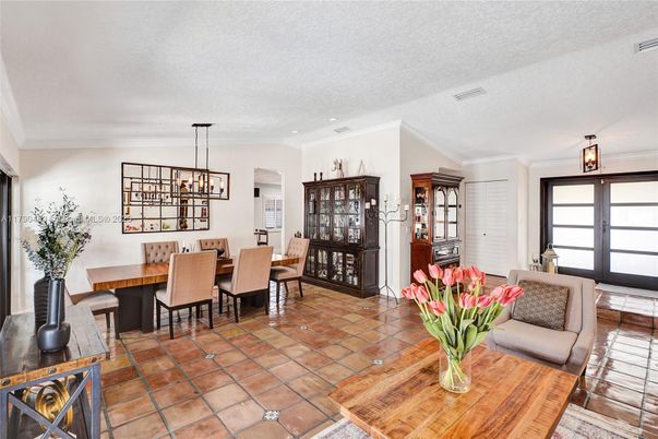 Dining room, Interior, Pendant Lights, Recessed Lighting