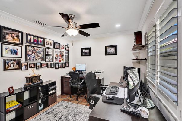 Home Office, Interior, Recessed Lighting, Wood Texture Flooring
