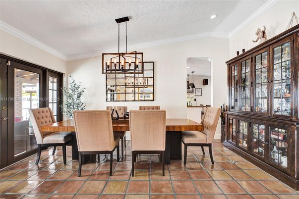 Dining room, Interior, Pendant Lights, Recessed Lighting